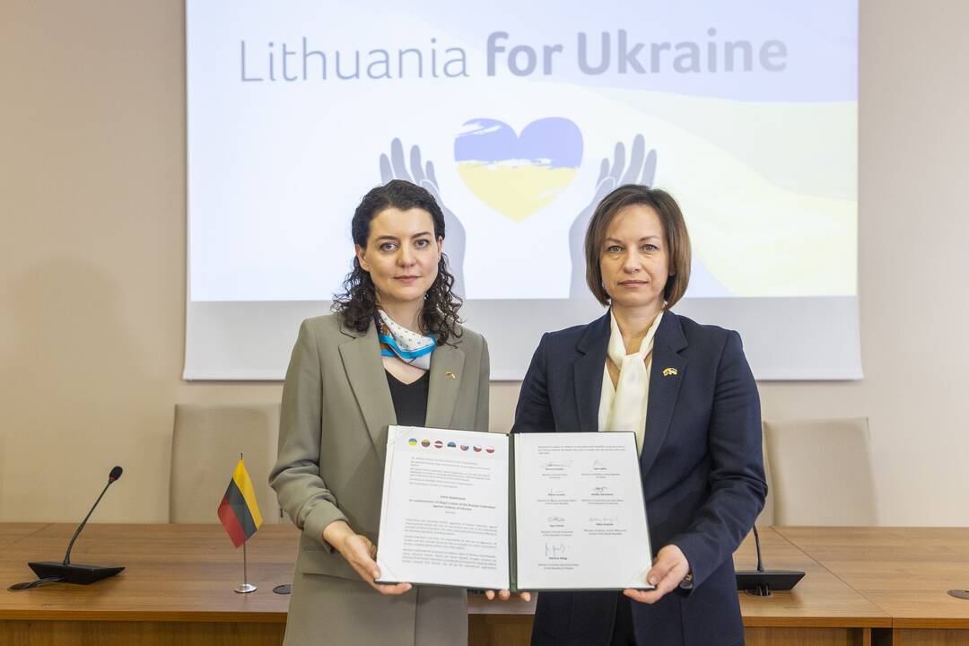 Ukrainos ir Lietuvos ministrės pasirašė manifestą