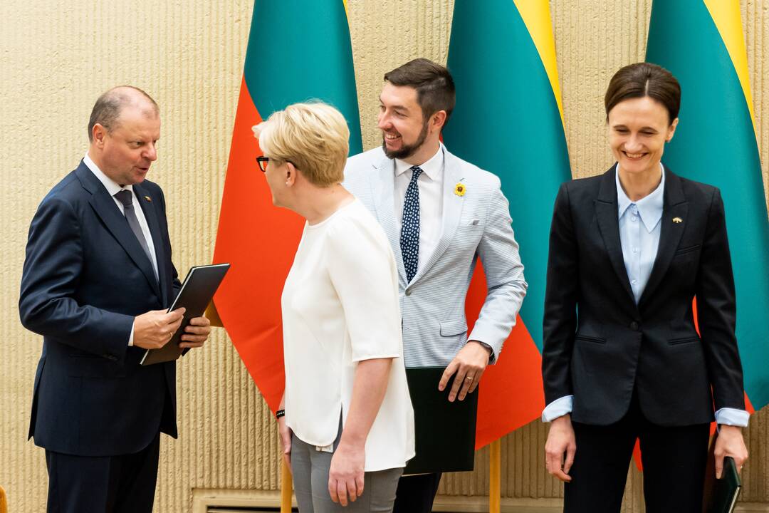 Partijos pasirašė susitarimą dėl gynybos