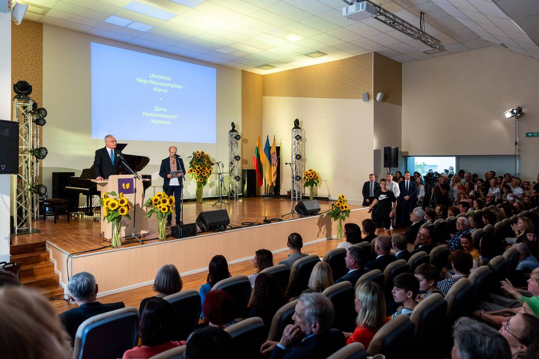 Prezidentas ir pirmoji ponia apsilankė Ukrainos centre Vilniuje