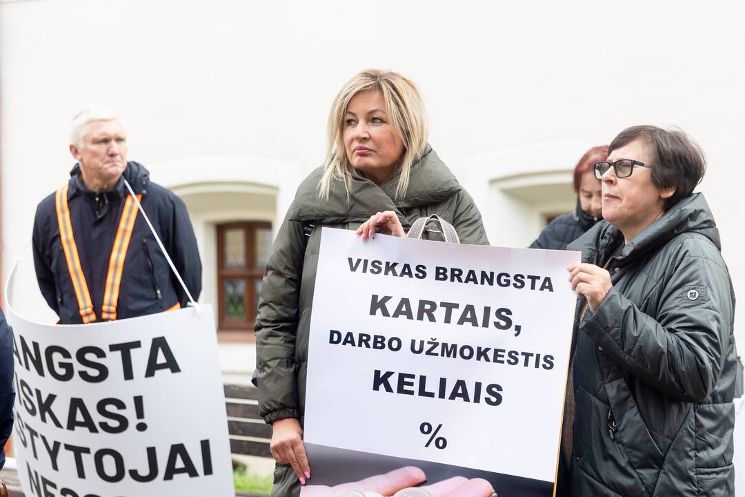 Dėstytojų protestas dėl mažų algų