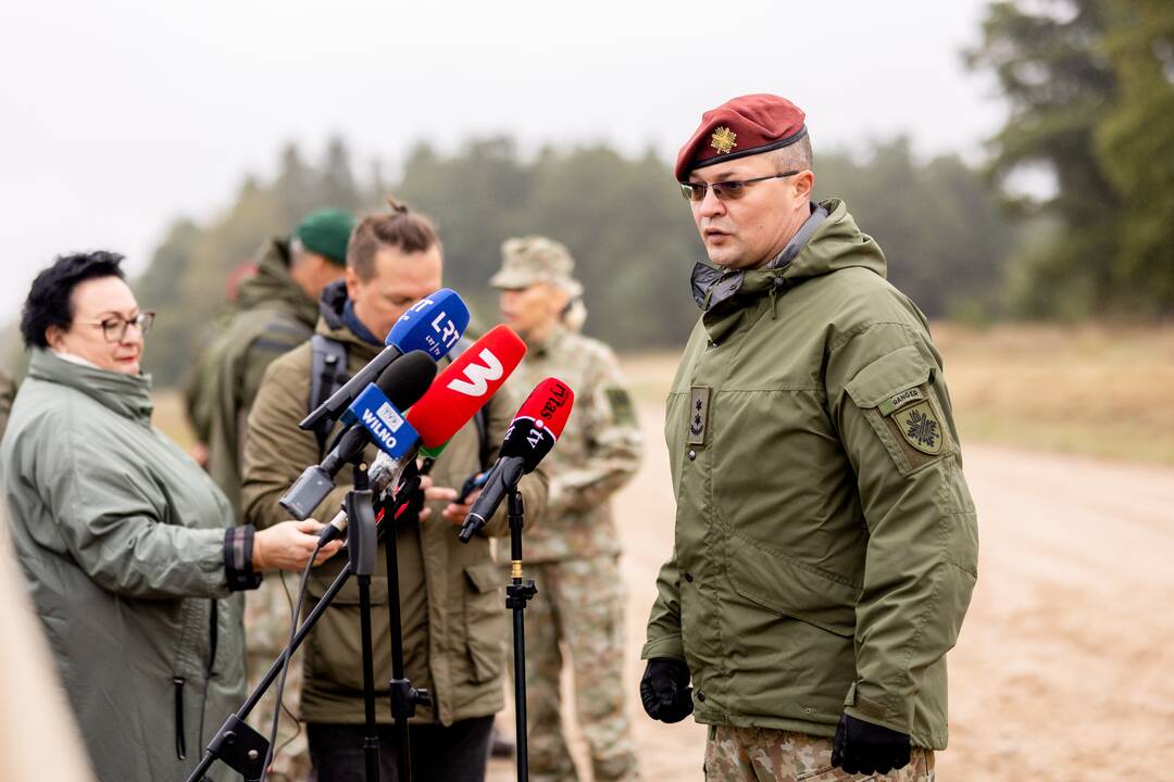 V. Rupšys lankė karius, saugančius valstybės sieną