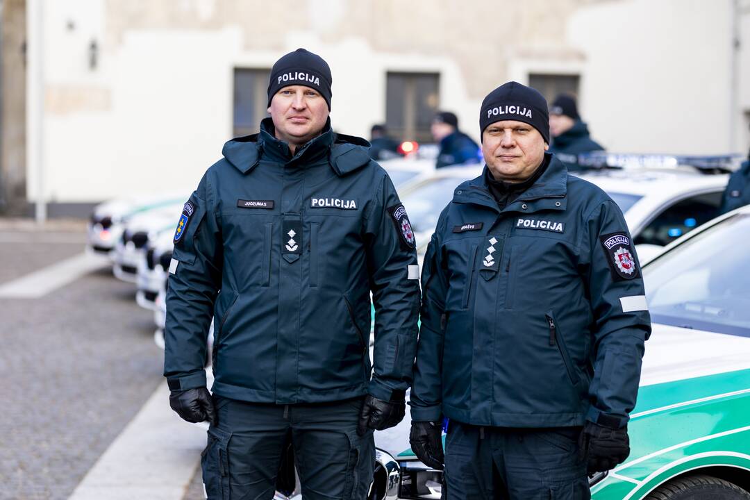 Policijai perduota NATO viršūnių susitikimui įsigytų automobilių