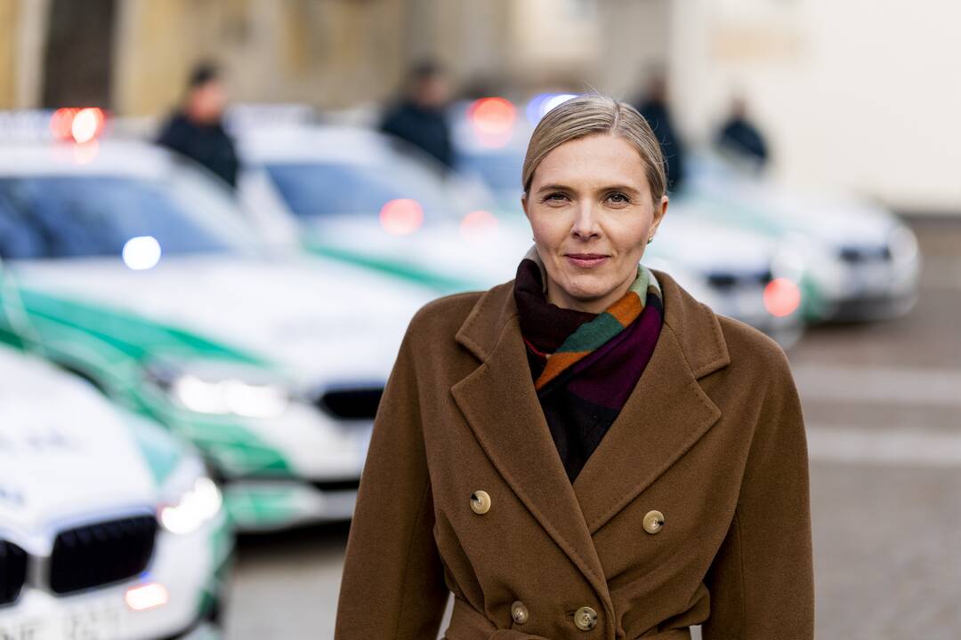 Policijai perduota NATO viršūnių susitikimui įsigytų automobilių