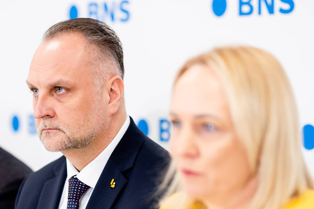 Partijų spaudos konferencijos po pirmojo rinkimų turo