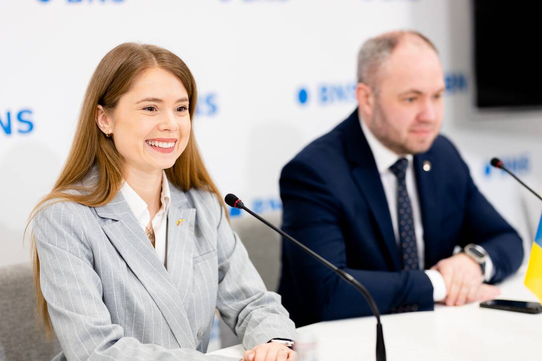 Partijų spaudos konferencijos po pirmojo rinkimų turo