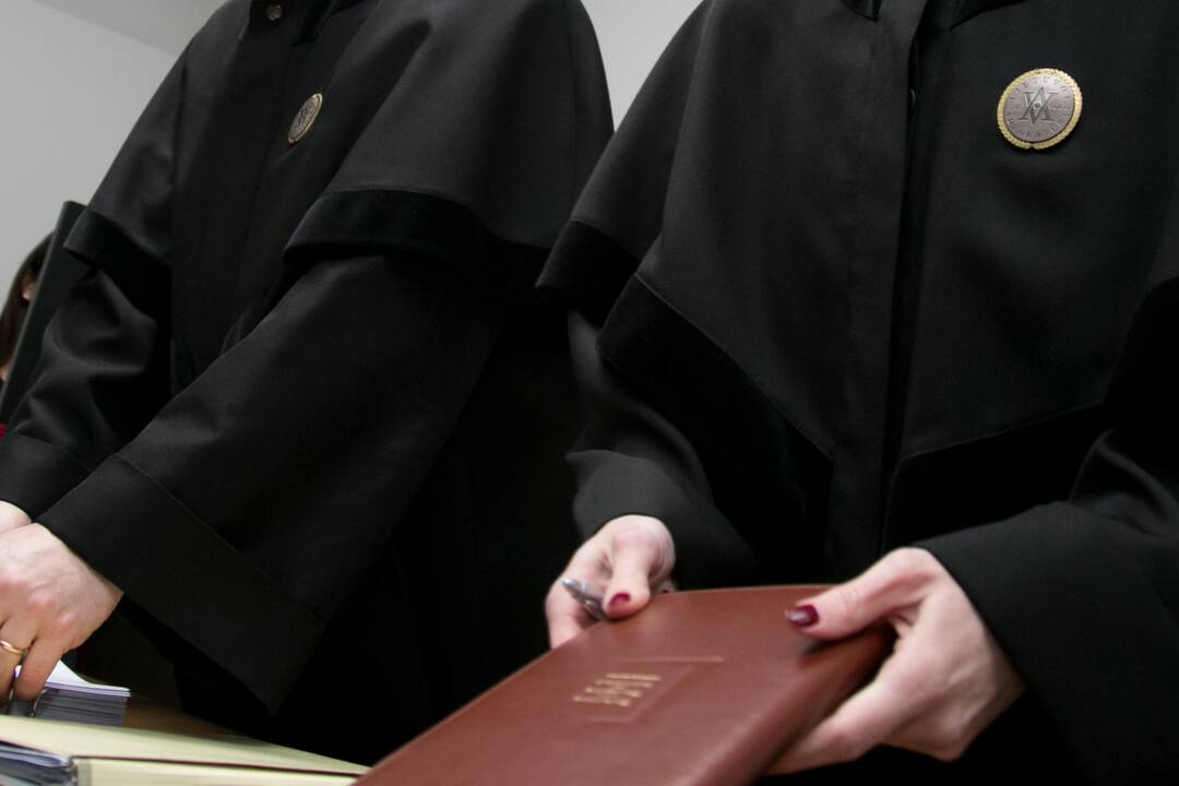 Seimas atsisakė nuostatos, kad prašymą dėl proceso atnaujinimo turi surašyti advokatas