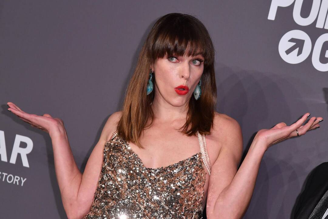 1975 m. gimė aktorė Milla Jovovich