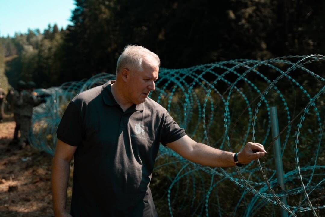 Ministras: norint tiesti pasienio užtvarą greičiau, reikėtų pasitelkti verslą