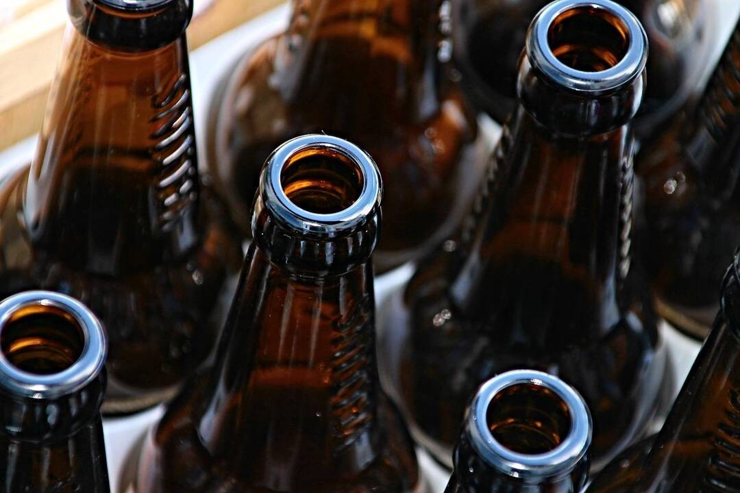 Niūrios prognozės pildosi: nelegali prekyba alkoholiu vėl auga