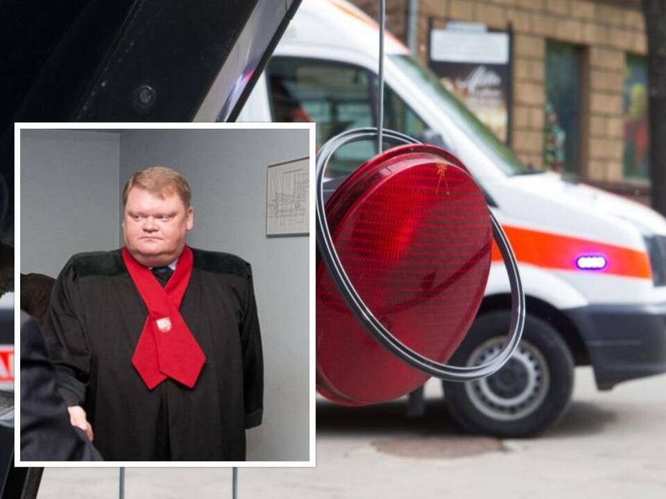 Girtas šviesoforą nuskynęs prokuroras nušalintas nuo pareigų