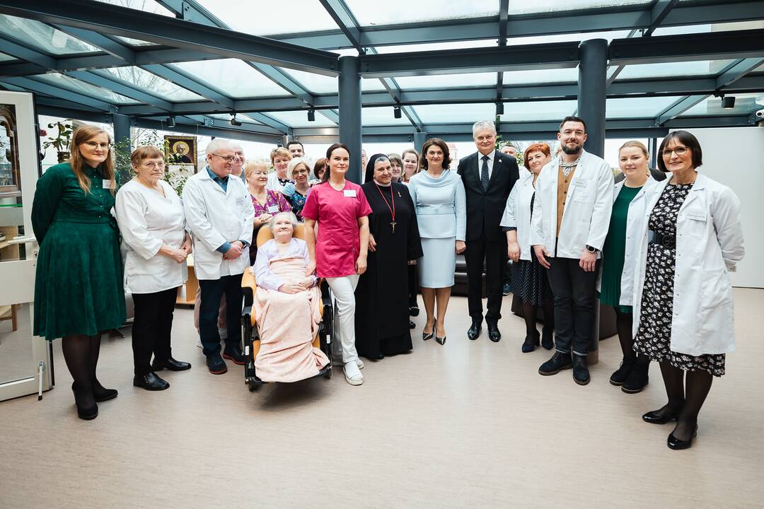 Prezidentas lankosi Vilniaus M. Sopočkos hospise