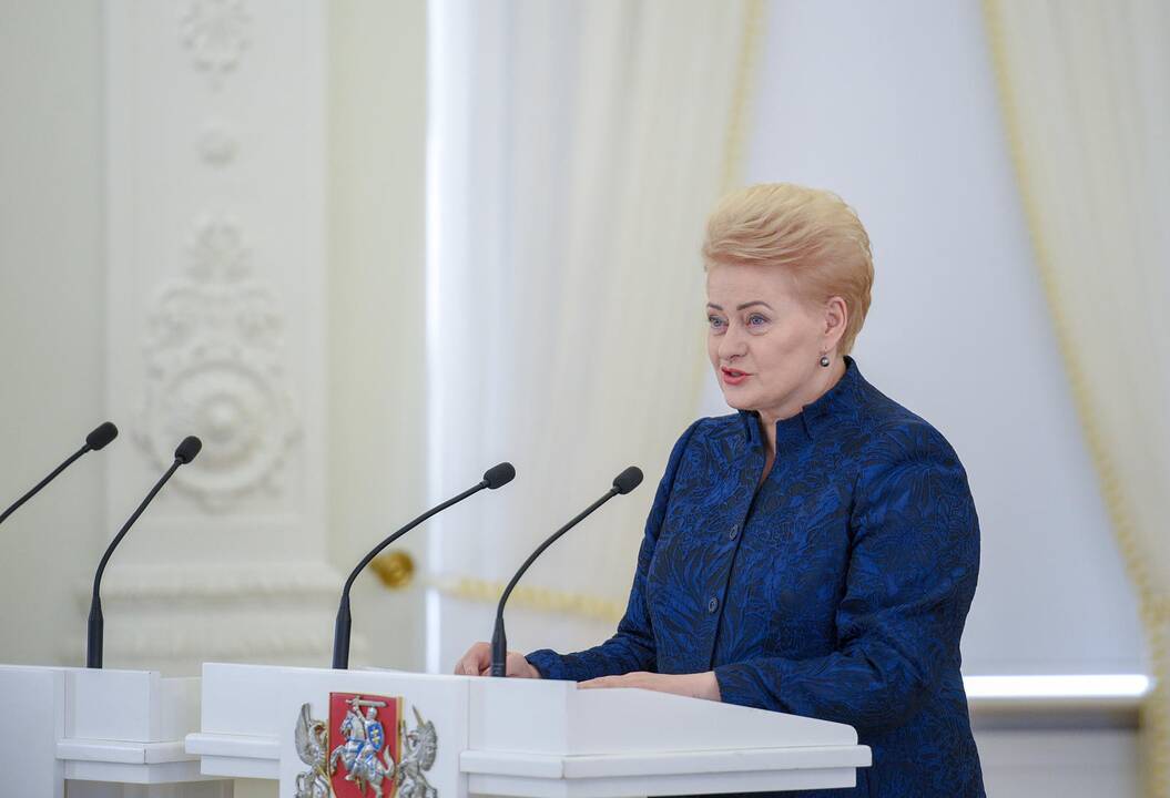 Prezidentė apdovanojo daugiavaikes motinas