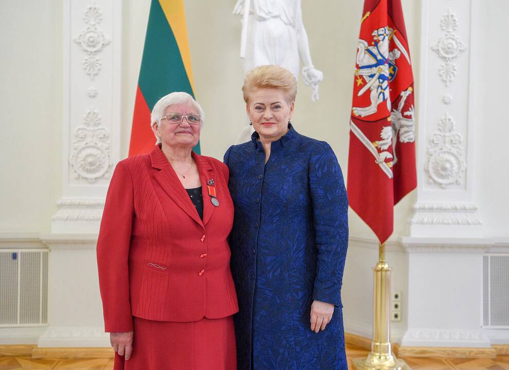 Prezidentė apdovanojo daugiavaikes motinas