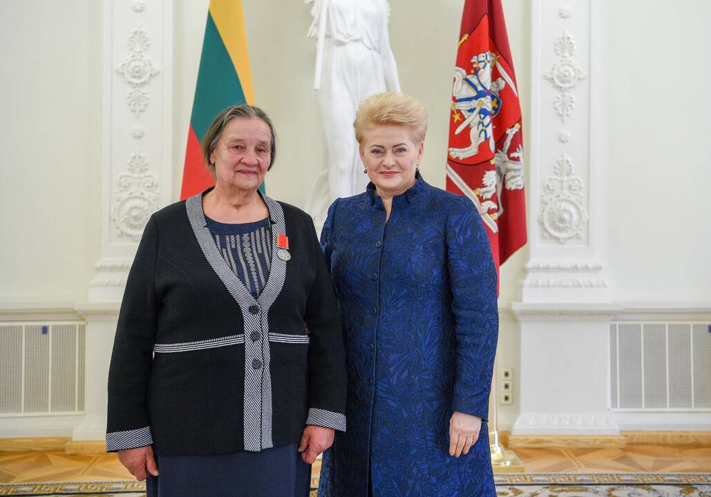 Prezidentė apdovanojo daugiavaikes motinas