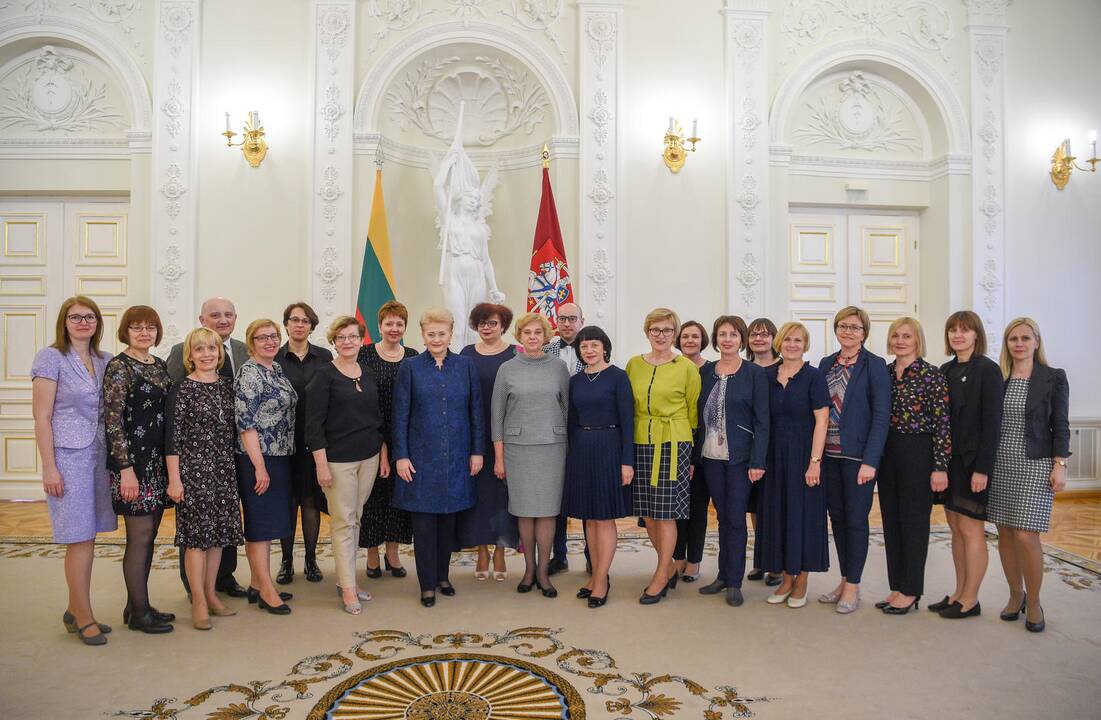 Nacionalinio diktanto konkurso laureatų apdovanojimai