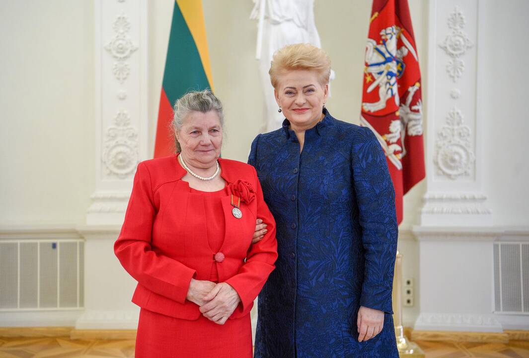 Prezidentė apdovanojo daugiavaikes motinas