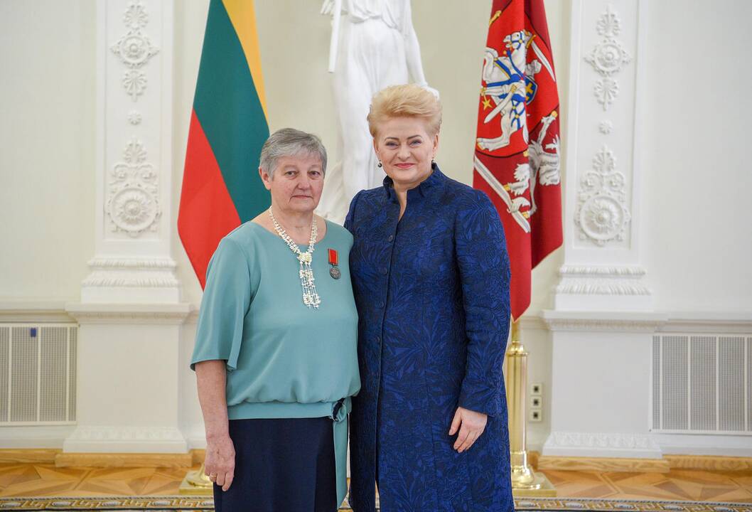 Prezidentė apdovanojo daugiavaikes motinas