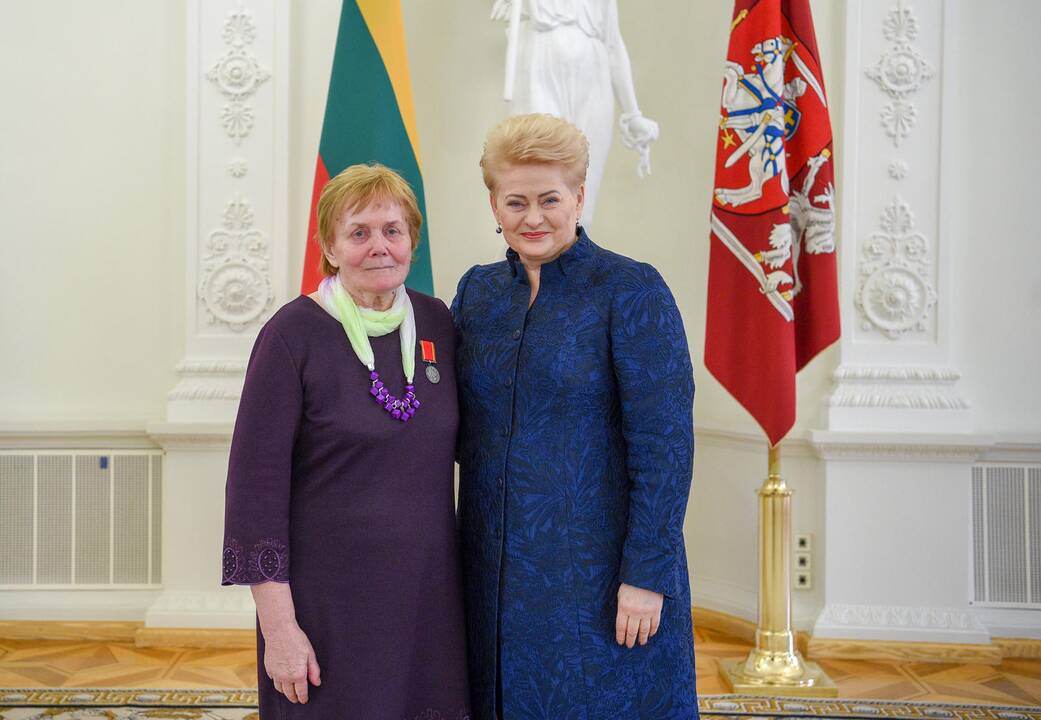 Prezidentė apdovanojo daugiavaikes motinas