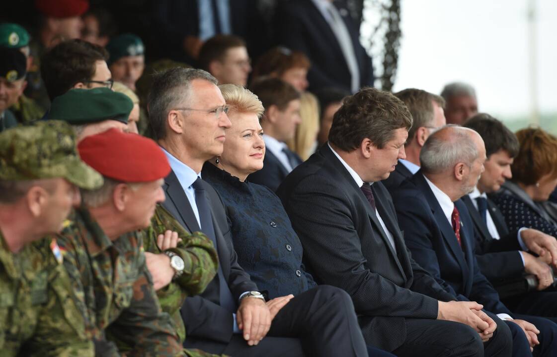 Stebėti pratybų „Geležinis vilkas“ atvyko NATO vadovas