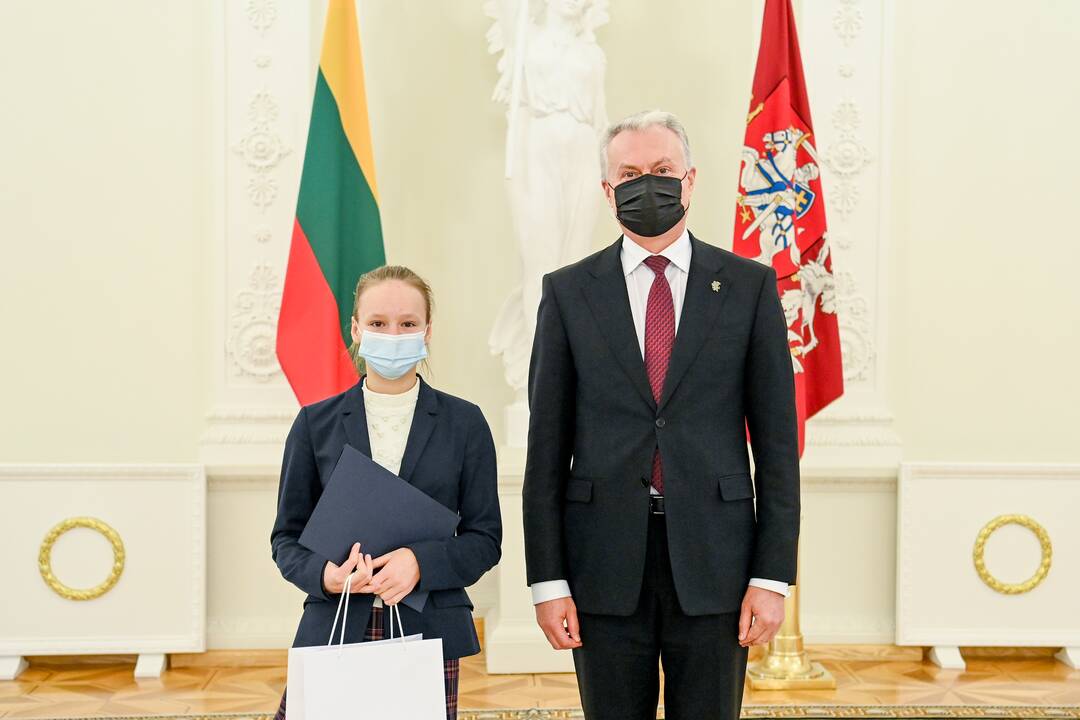 Konstitucijos egzamino nugalėtojų apdovanojimai