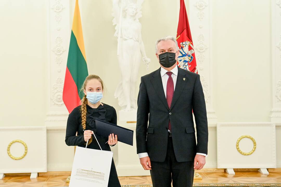 Konstitucijos egzamino nugalėtojų apdovanojimai