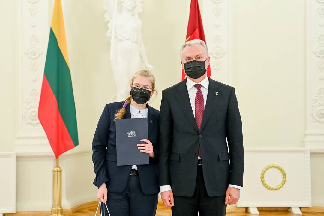 Konstitucijos egzamino nugalėtojų apdovanojimai