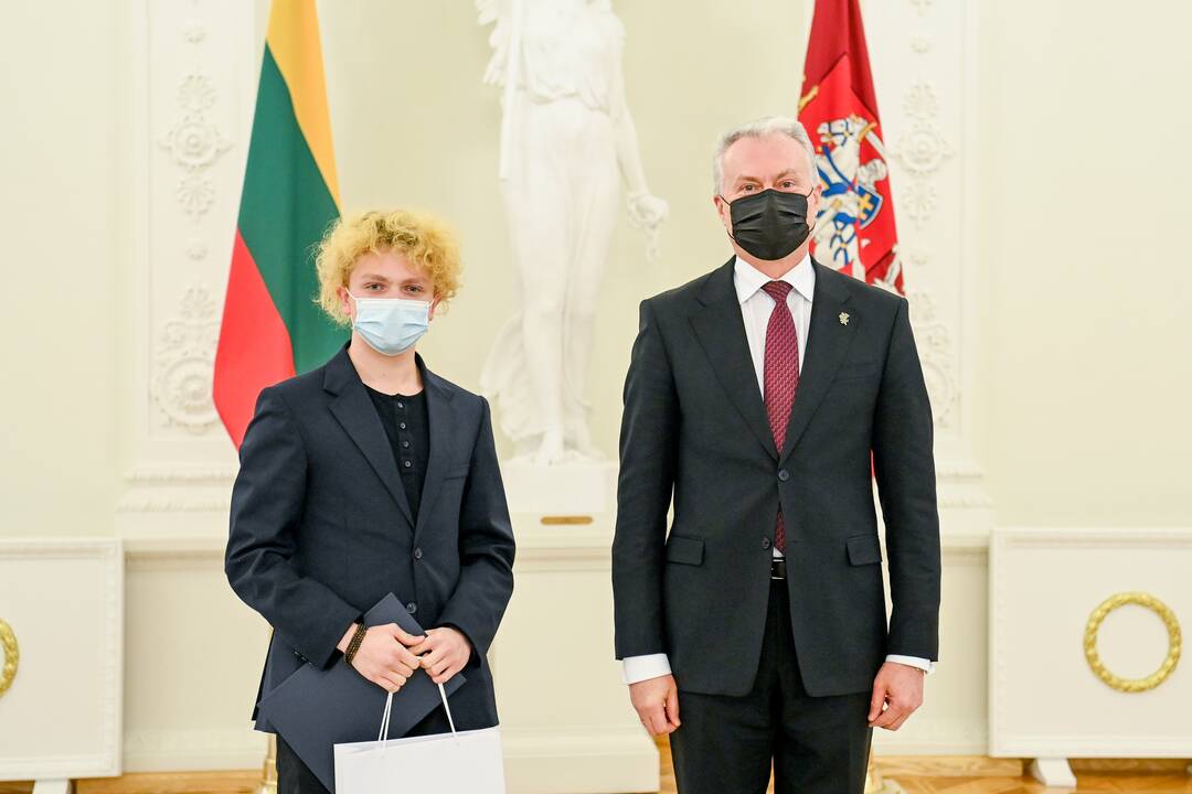 Konstitucijos egzamino nugalėtojų apdovanojimai