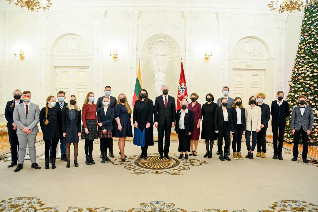 Konstitucijos egzamino nugalėtojų apdovanojimai
