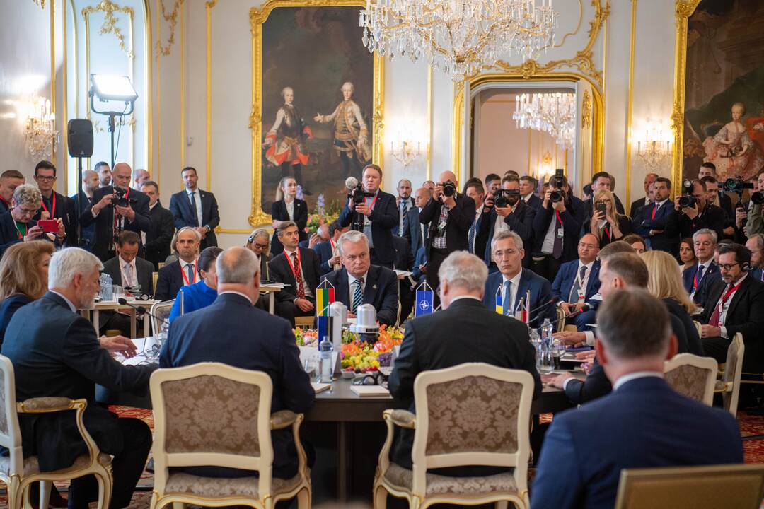 G. Nausėda dalyvauja Bukarešto devyneto viršūnių susitikime