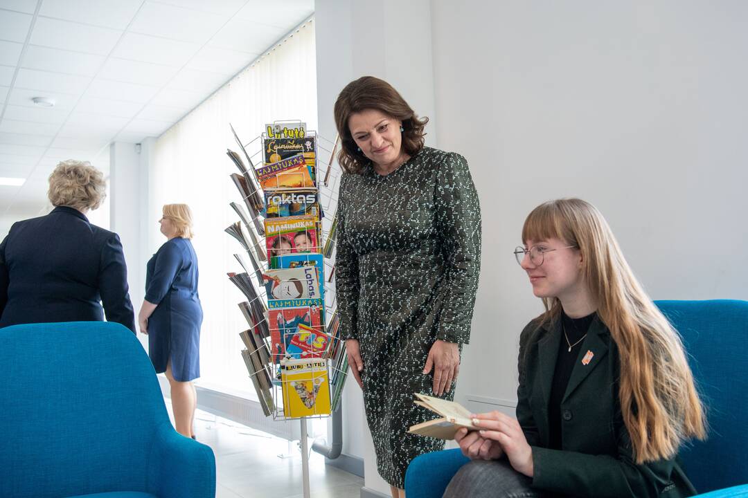 Prezidentas atidarė naują biblioteką Skuode
