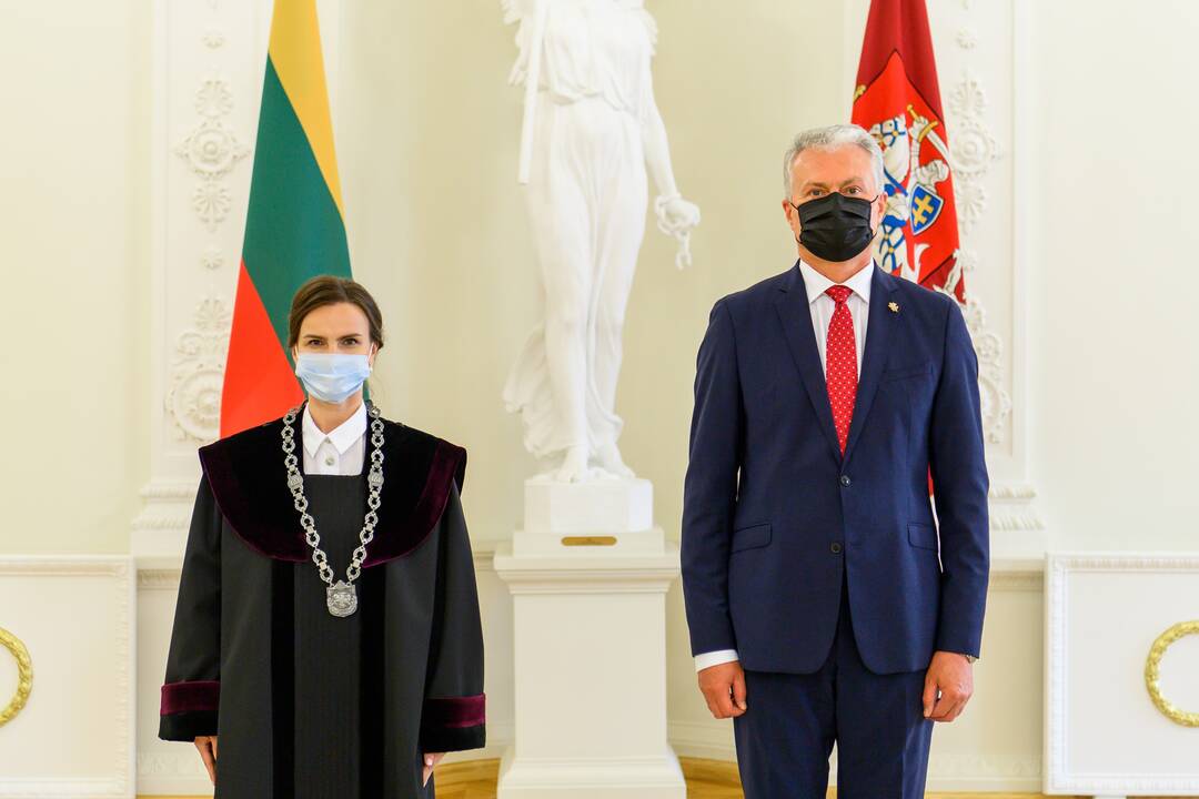 Prezidentas priėmė aštuonių teisėjų priesaikas