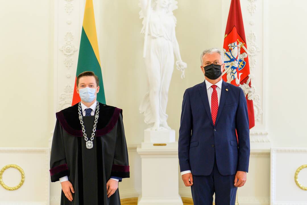 Prezidentas priėmė aštuonių teisėjų priesaikas