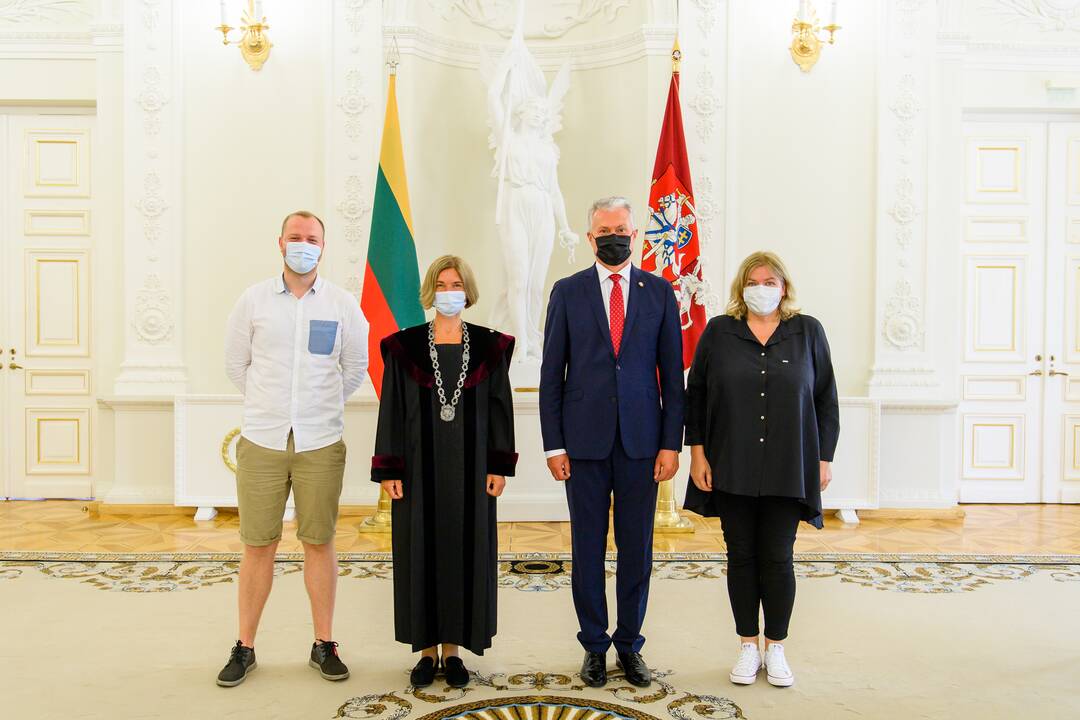 Prezidentas priėmė aštuonių teisėjų priesaikas