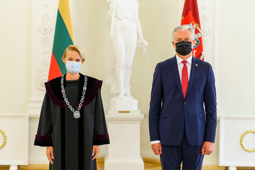 Prezidentas priėmė aštuonių teisėjų priesaikas
