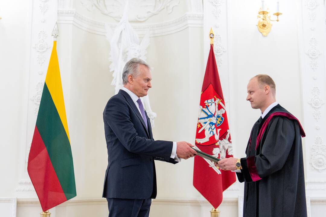Prezidentas priima teisėjų priesaikas