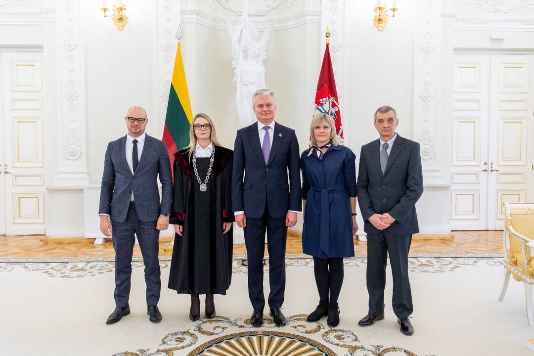 Prezidentas priima teisėjų priesaikas