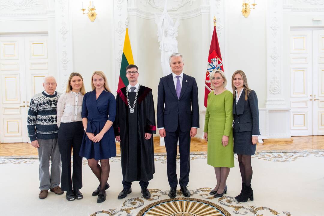 Prezidentas priima teisėjų priesaikas