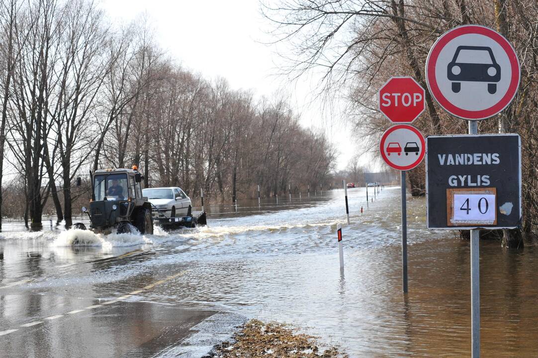 Potvynis pamaryje plečiasi 