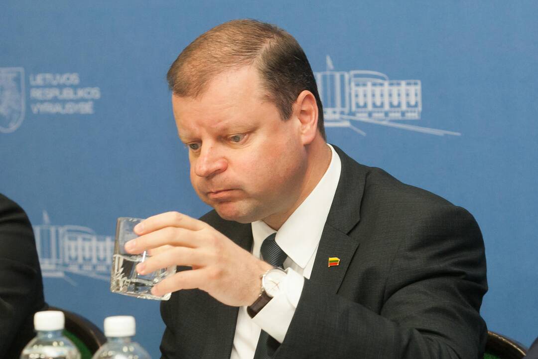 Mažėja gyventojų pasitikėjimas S. Skverneliu