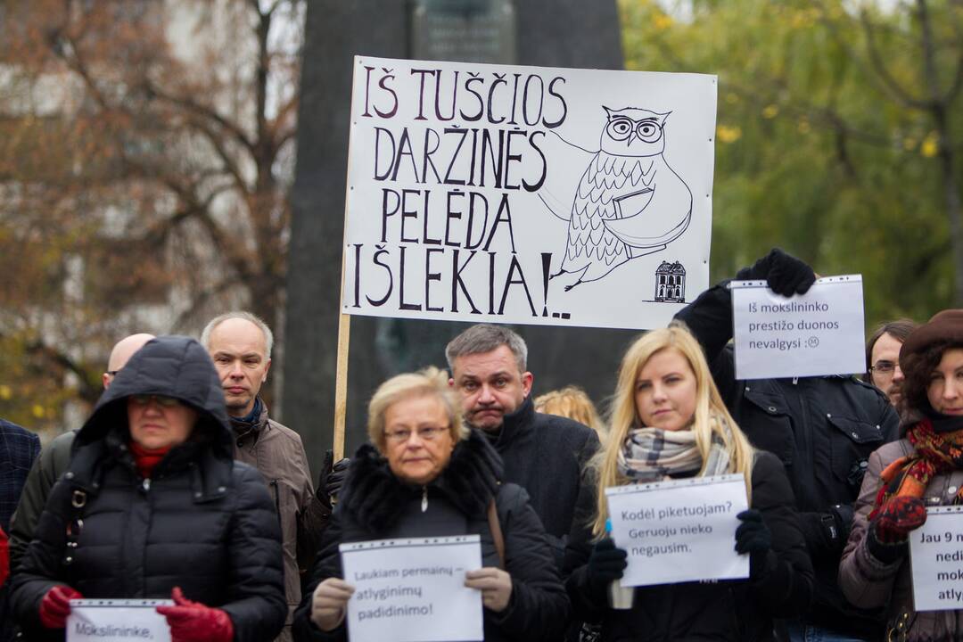 VU mokslininkai reikalauja didinti atlyginimus
