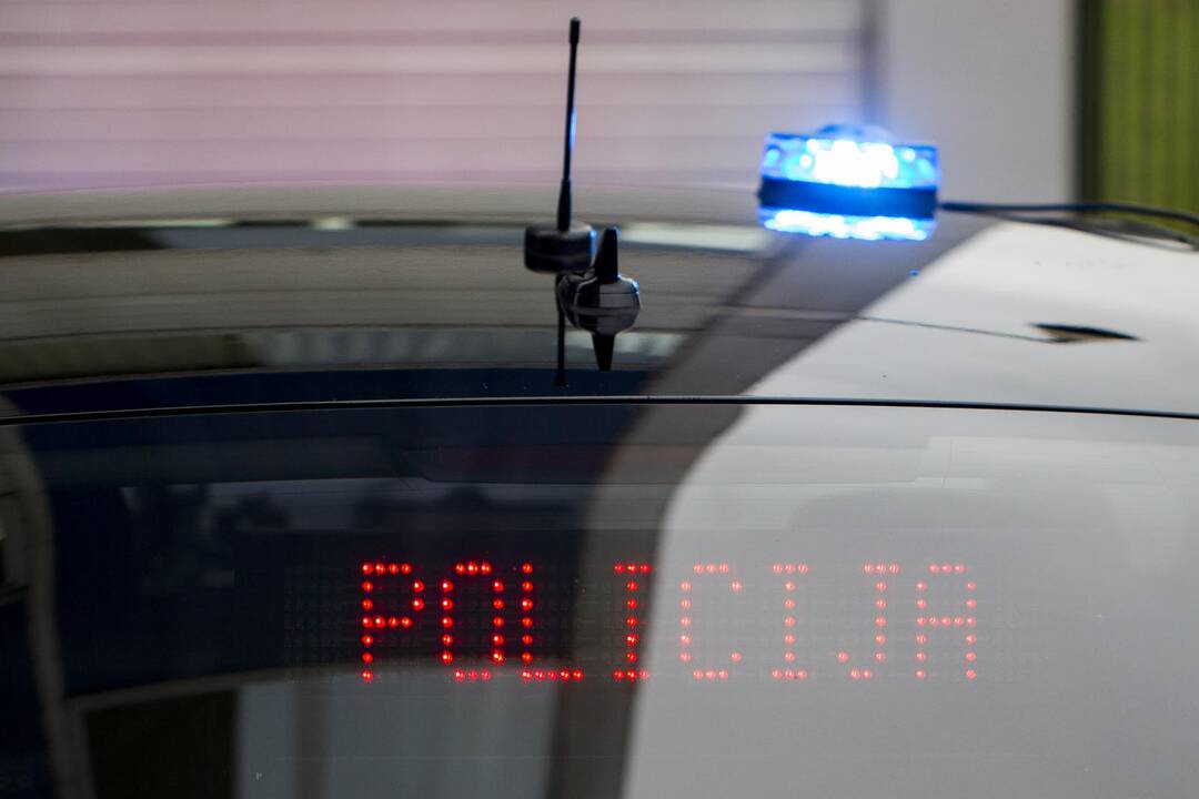 Girtų nuotykiai Kupiškyje: vienas nuvažiavo į griovį, kiti skubėjo gelbėti