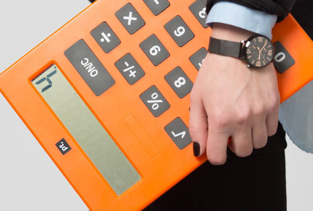 Siūloma licencijuoti mokesčių konsultantus
