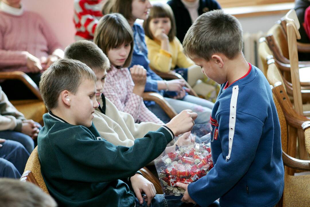 Ministrai tarsis, kaip spręsti specialiojo ugdymo mokyklų problemas