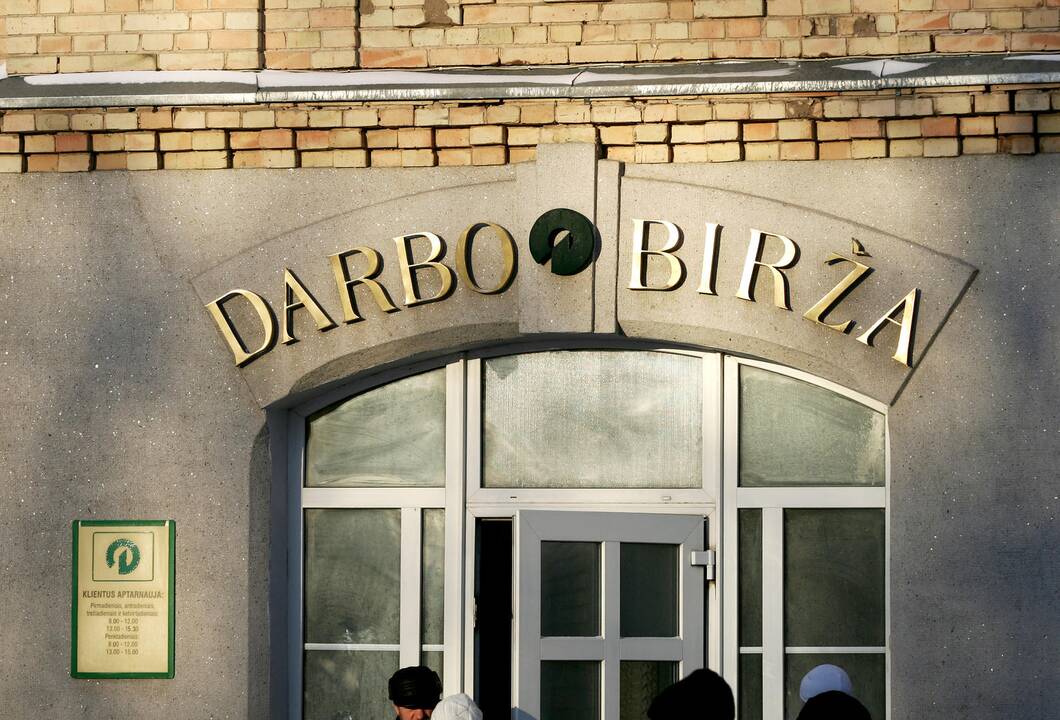 Į Darbo biržą galės kreiptis ir dirbantieji