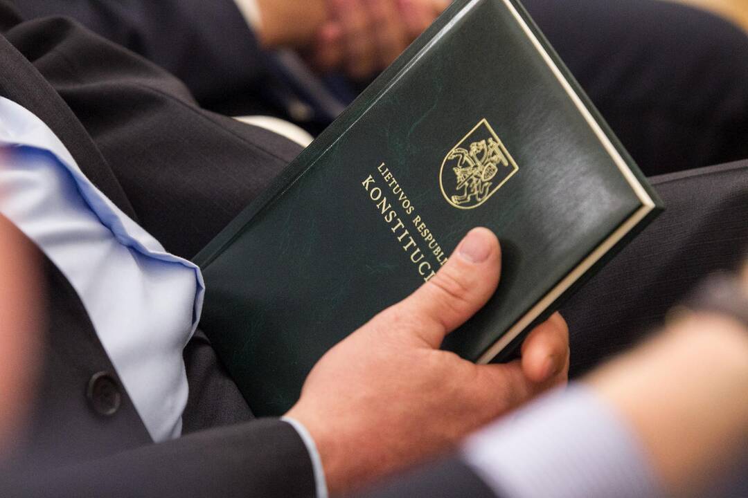 Skelbiami egzamino rezultatai: geriausiai Konstituciją išmano lietuvis iš Suomijos