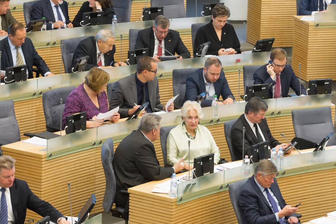 Seimas ėmėsi prezidentės pataisų dėl eilių gydymo įstaigose