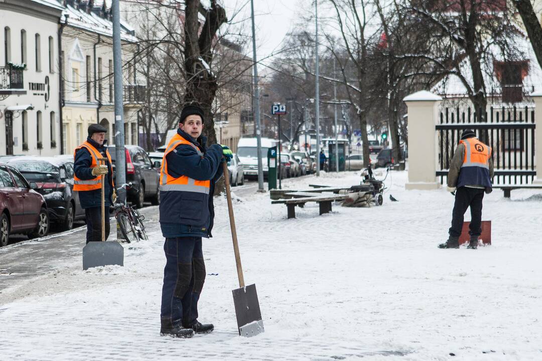 Orai: niūri ir slidi monotonija tęsis