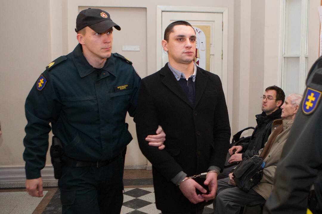 Su automatu pabėgęs I. Molotkovas kalės beveik puspenktų metų