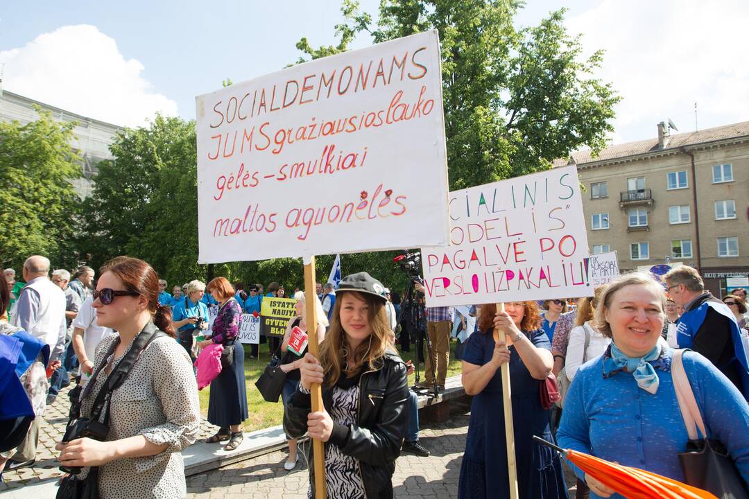 Profsąjungų mitingas prie Seimo