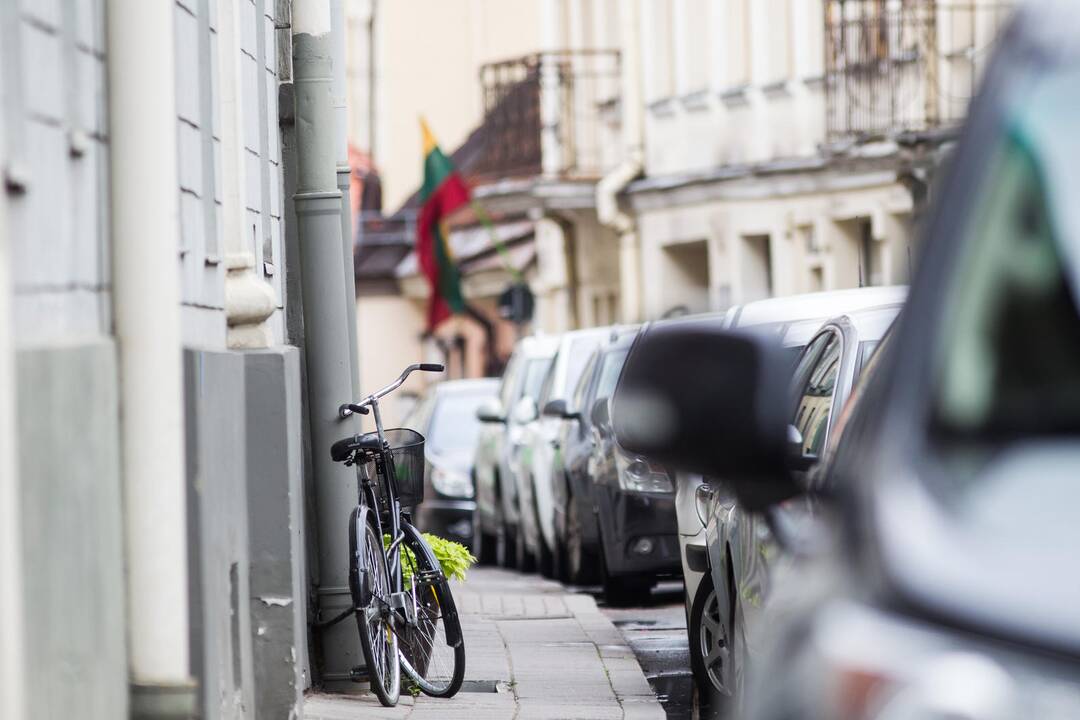 Sumažinti reikalavimai automobilių stovėjimo vietoms prie naujų pastatų